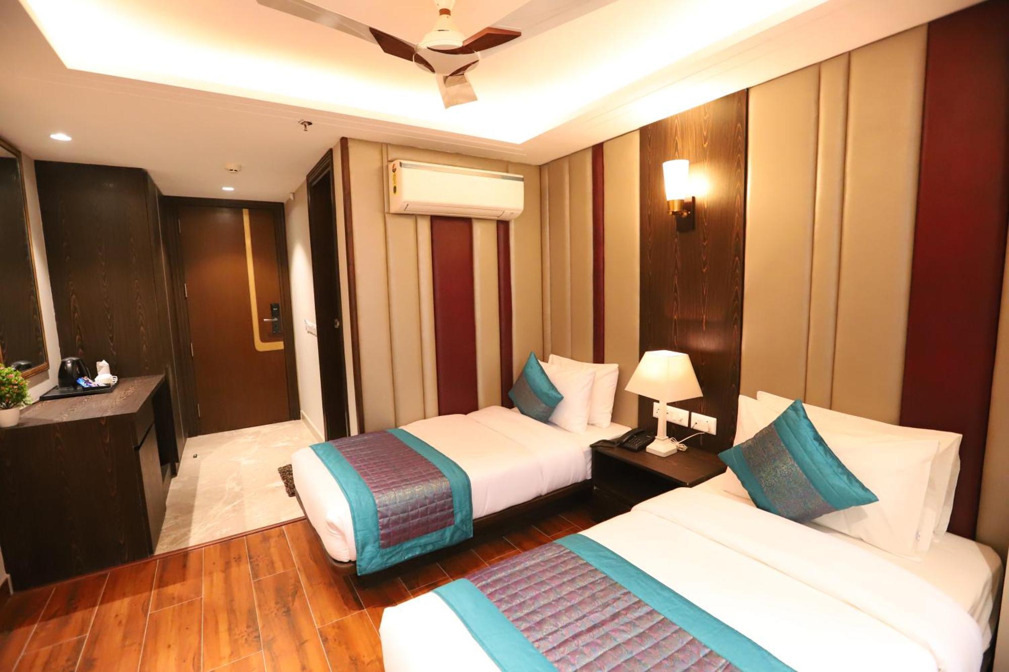 Hotel The Magic Tree - Paharganj Yeni Delhi Dış mekan fotoğraf