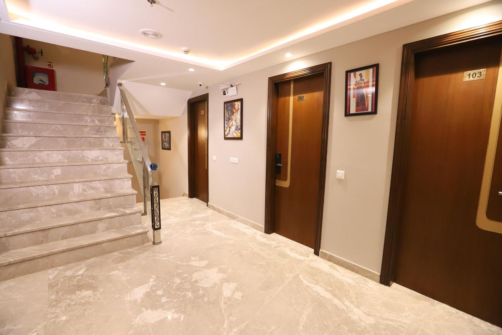 Hotel The Magic Tree - Paharganj Yeni Delhi Dış mekan fotoğraf